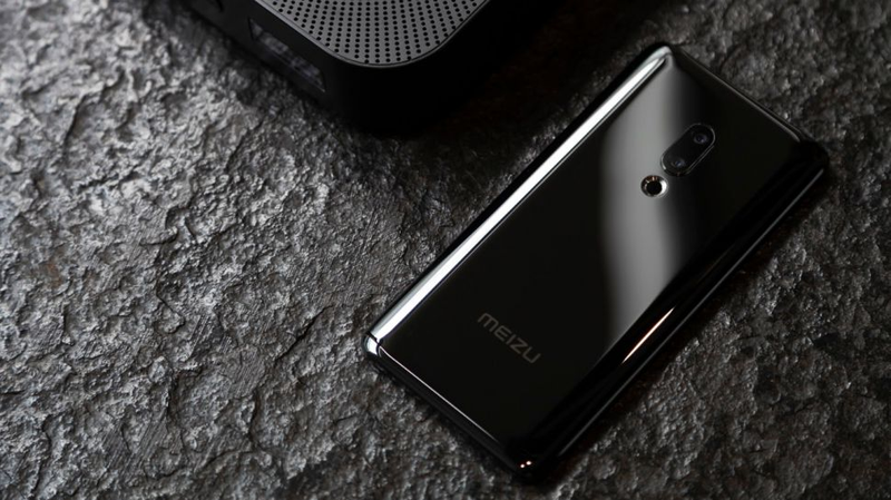 Illustration for article titled El nuevo Meizu Zero es el primer smartphone sin botones ni puertos